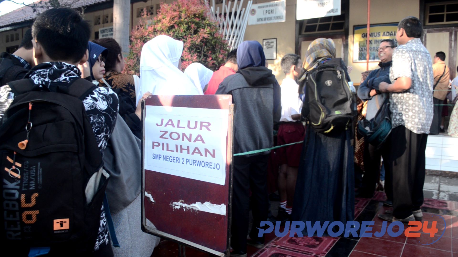 Suasana Antrean PPDB SMPN 2
