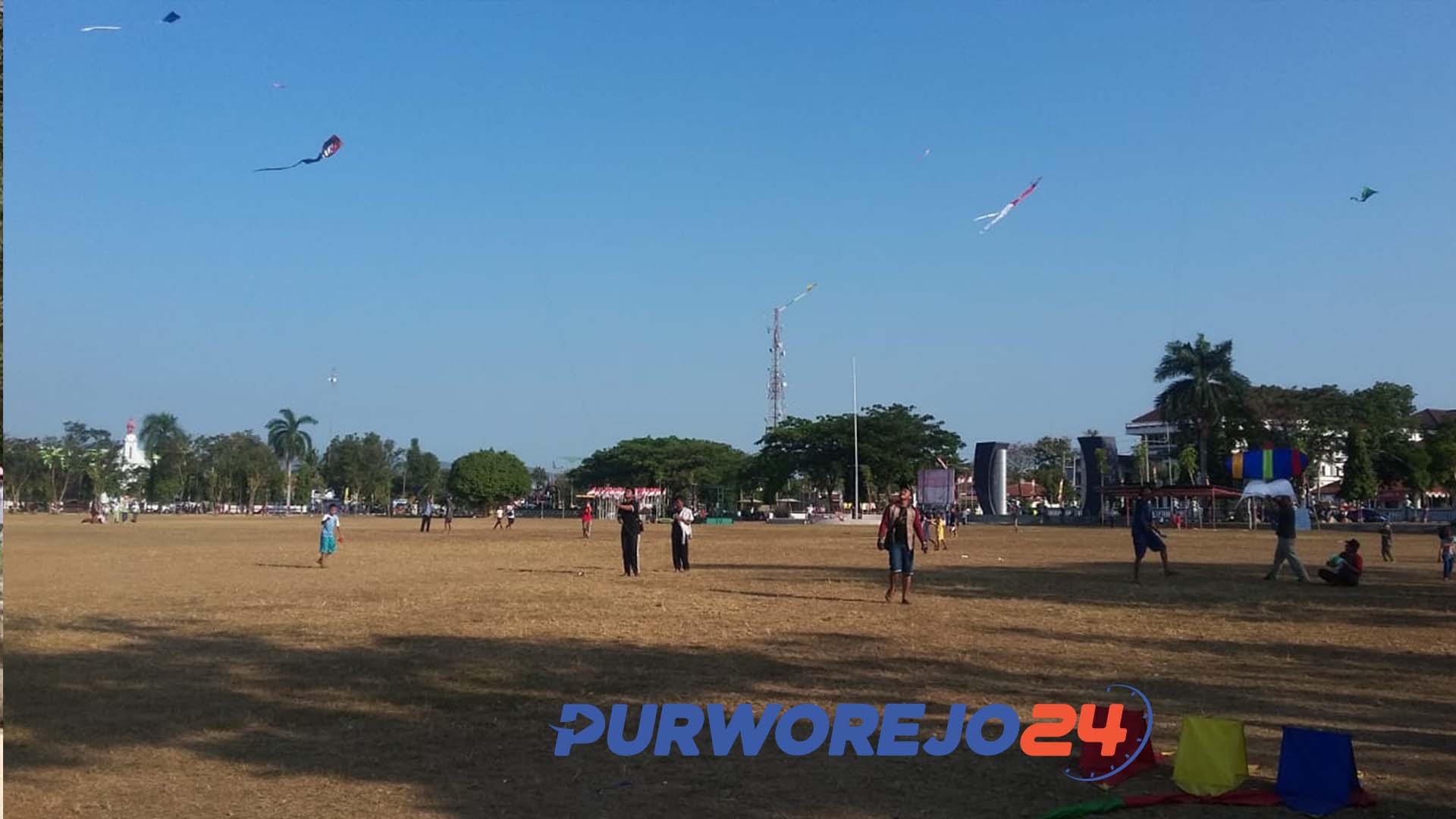 Festival layang-layang di alun-alun Purworejo (18/8/2019)