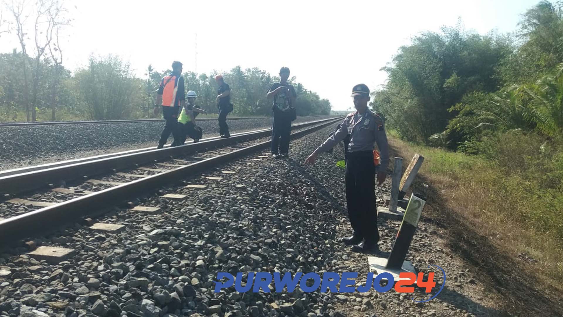 Perempuan tanpa identitas tewas tertabrak KA. (19/8/2019)