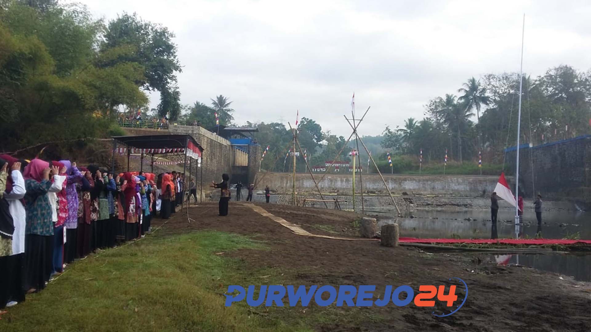 Upacara bendera di Bendungan Selis Kutoarojo, Purworejo. (17/8/2019)