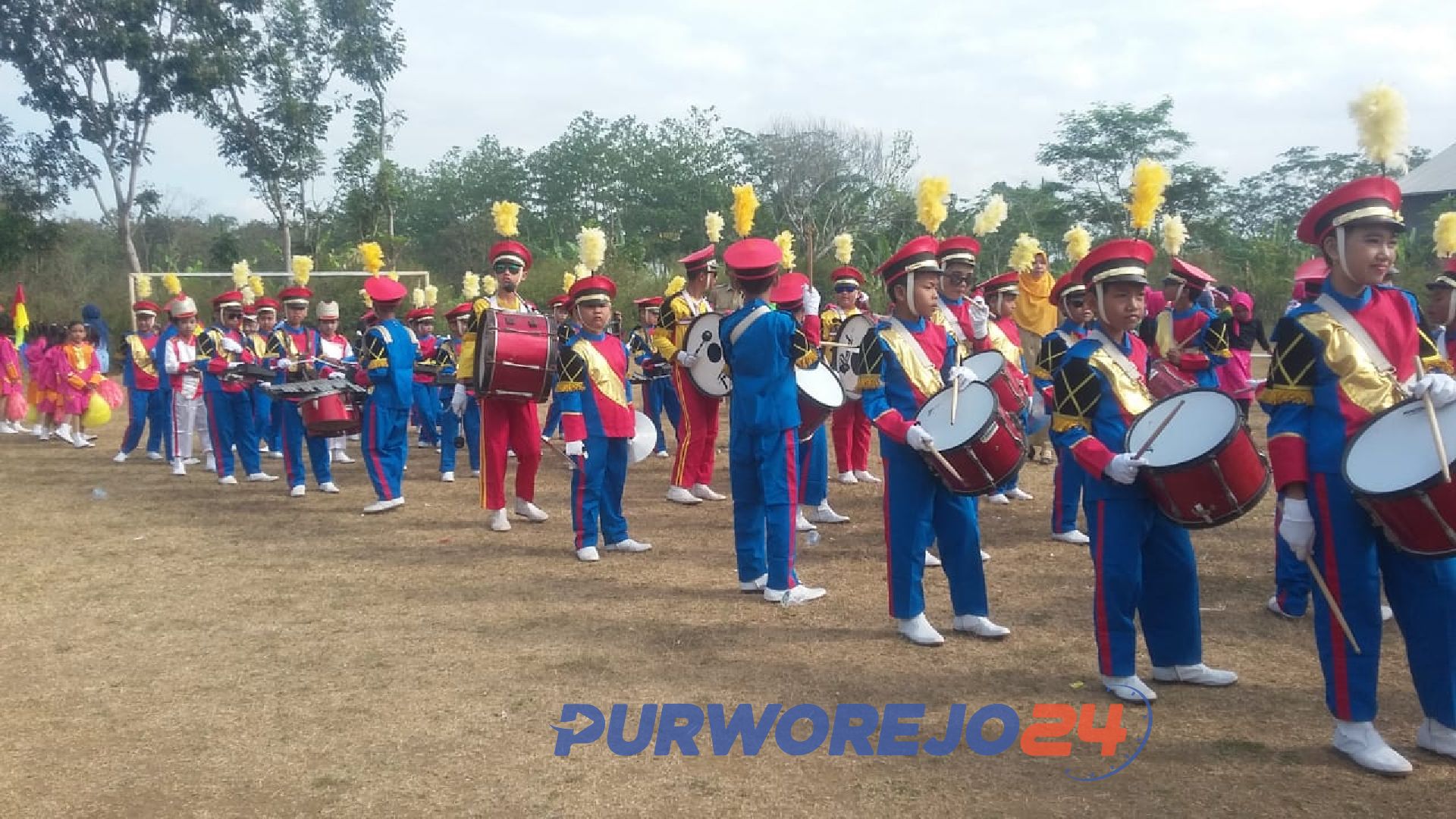 Parade Budaya Kelurahan Sucenjuru tengah peringati HUT RI ke 74