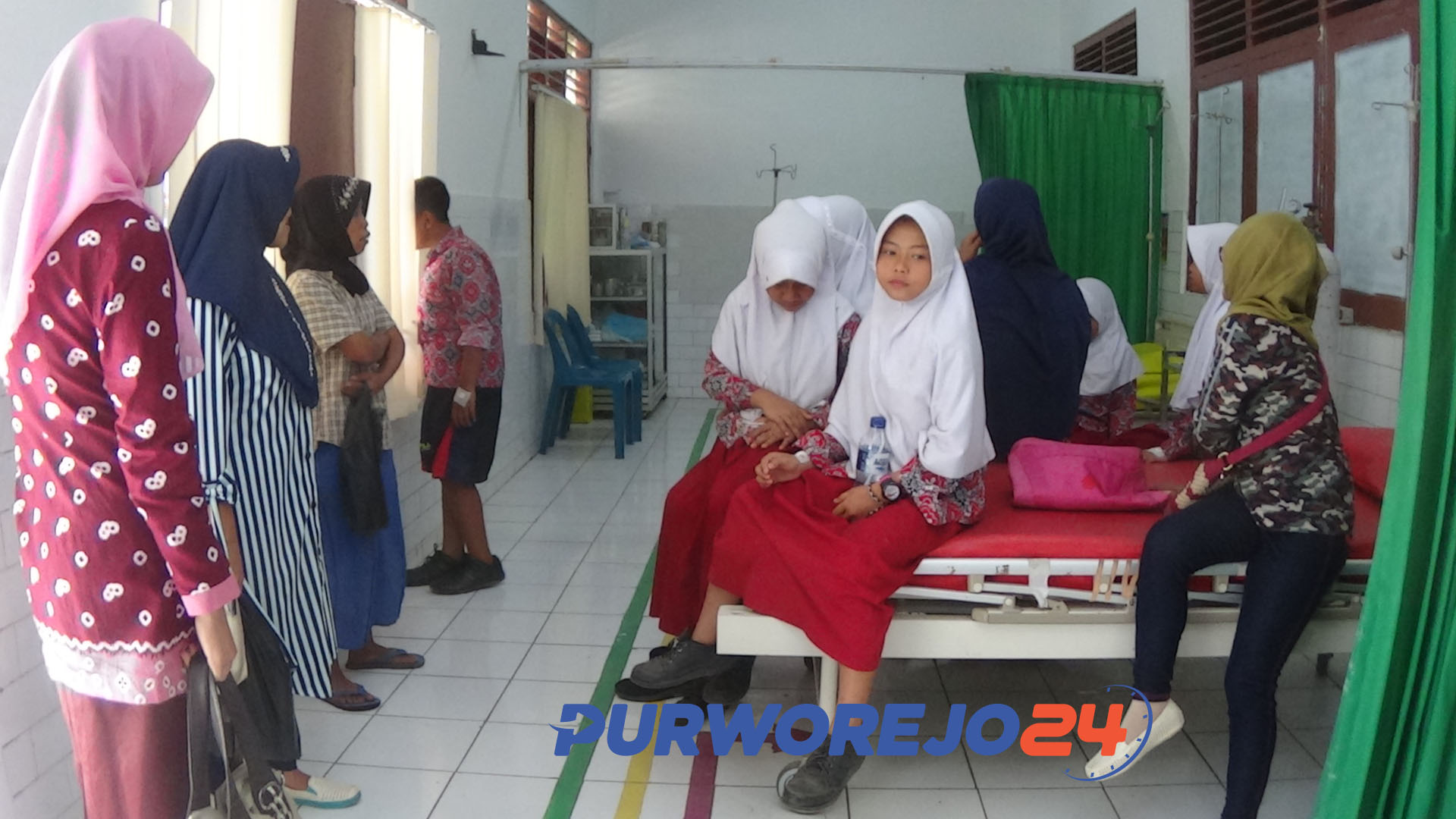 14 Siswa SD Penungkulan Dilarikan ke UGD. 5/9/2019)