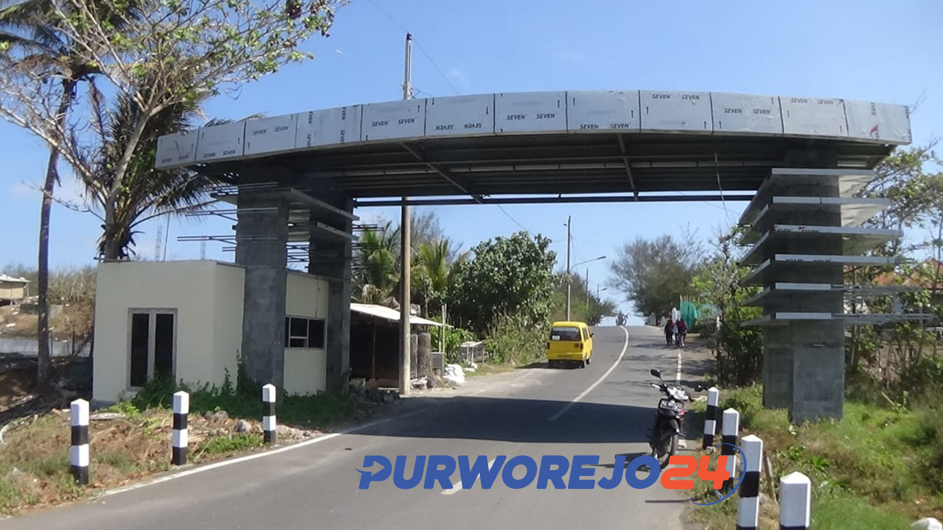 Gerbang masuk Pantai Jatimalang