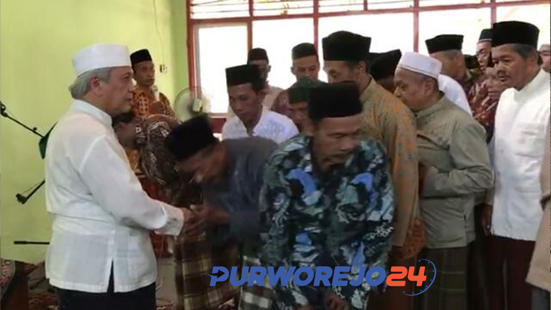Ratusan jamaah Toriqoh Qodiriyah wa Naqsabandiyah melakukan Khalwat di Ponpes An Nawawi Berjan Purworejo