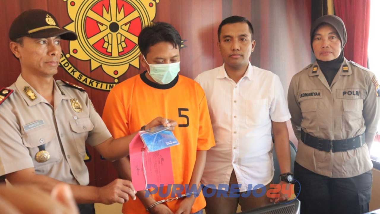 Warga Temanggung Ditahan Polisi Purworejo karena diduga mencuri ATM milik warga Purworejo.