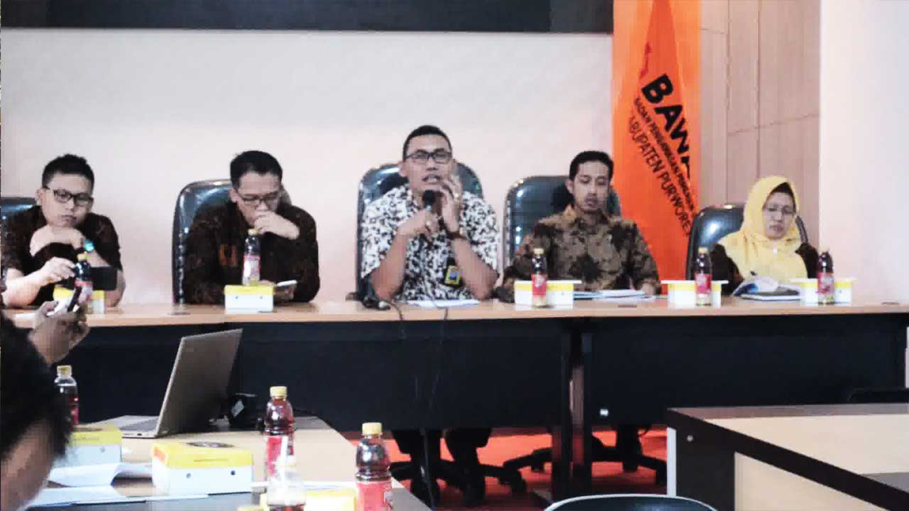 Konferrensi pers Bawaslu di Kantor Bawaslu Purworejo.