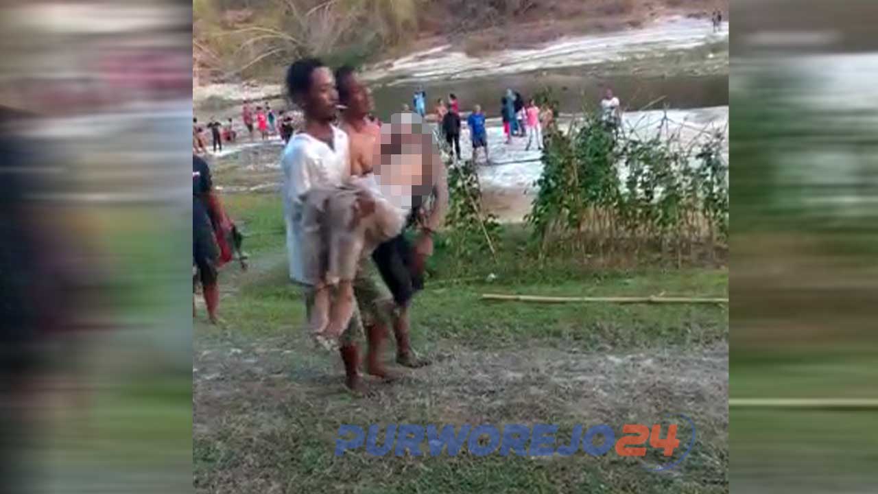 Evakuasi korban yang tenggelam di Sungai Bogowonto. (6/10/2019(