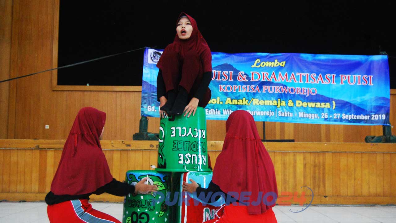 Lomba Dramatisasi puisi yang diadakan oleh Kopisisa. (27/10/2019)