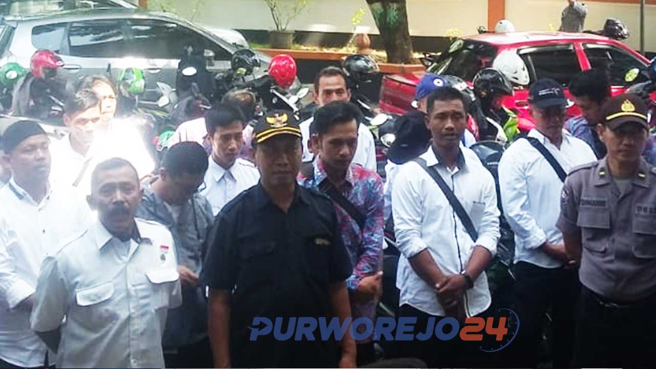 PPDI datangi gedung DPRD Purworejo. (27/11/2019)
