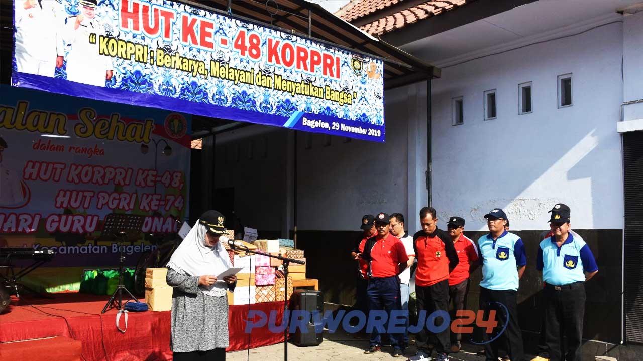 Jalan sehat peringati HUT Korpri