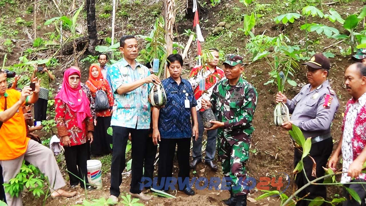 Peluncuran Kampung Durian di perbukitan dusun Gunung Asem Desa Banyuasin Separe, Purworejo. (26/12/2019)