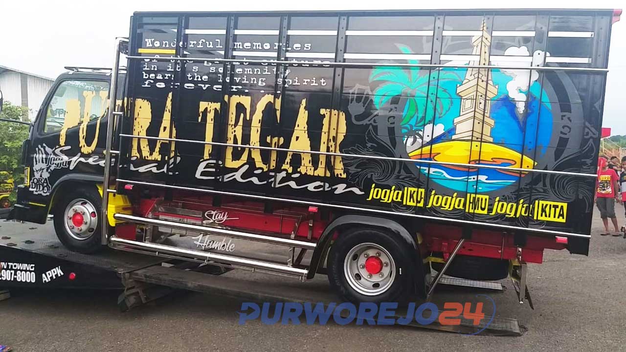 Puluhan truk cantik ikuti Ultra Auto Contest