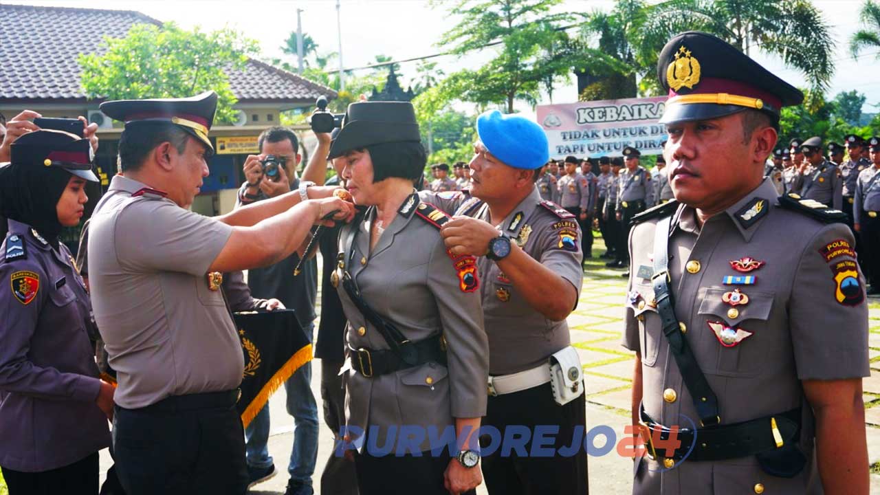 Kapolres Purworejo memimpin pelantikan Kasatlantas baru