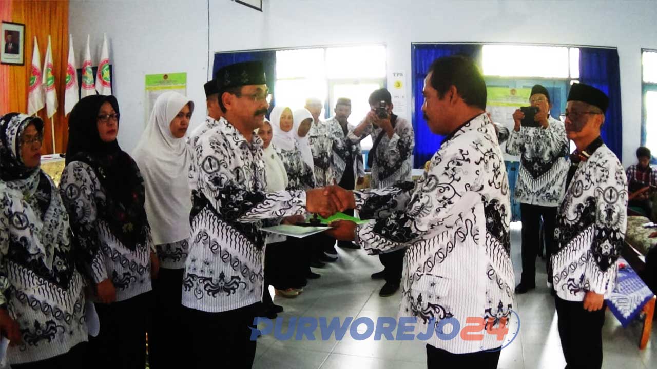 Pelantikan pengurus PGRI peridoe 2020-2025 di gedung PGRI Purworejo