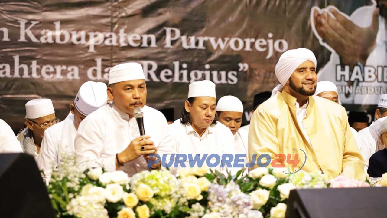 Habib Syech saat acara Purworjeo Bersolawat dalam PErinagtan Hari jadi Purworejo ke 189.