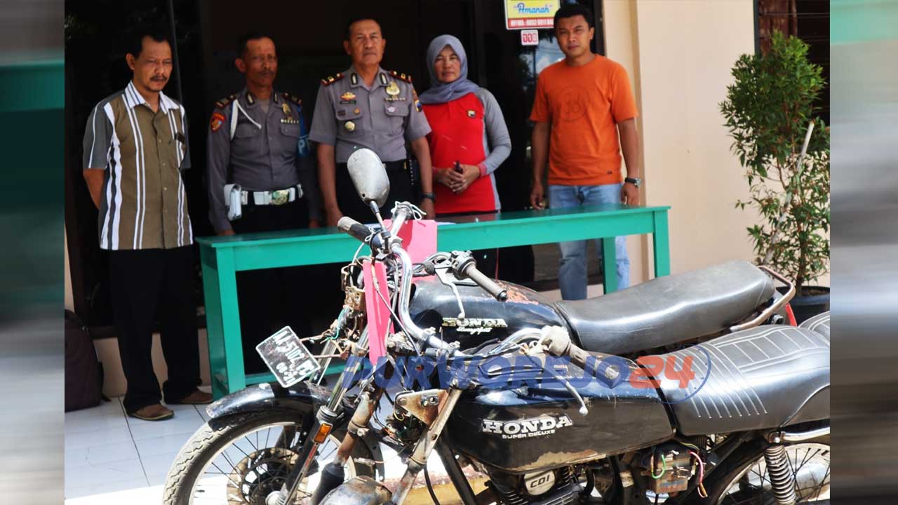 Dua buah motor yang menjadi barang bukti