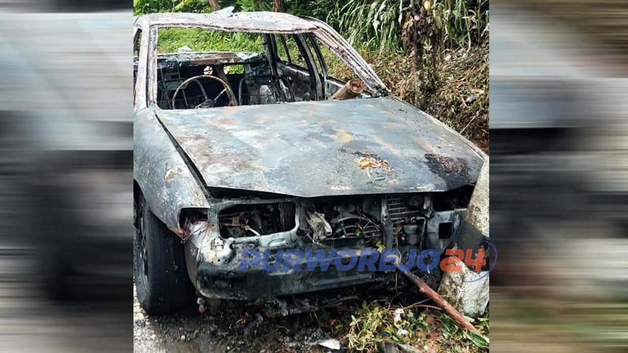Mobil sedan hangus terbakar di jalan Purworejo-Magelang