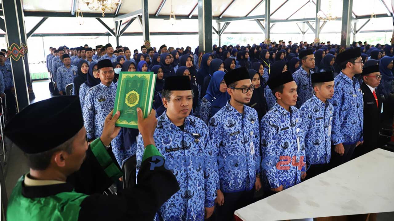 409 CPNS di Lingkungan Pemkab Purworejo diambil sumpah dan janji.Senin (18/3/2020)
