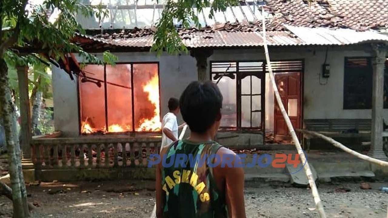 Rumah terbakar di Desa Kembangkuning Kecamatan Pituruh