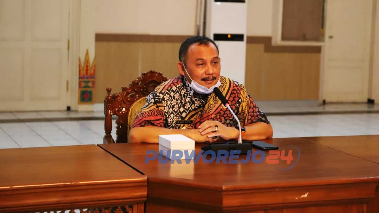Bupati Purworejo, Agus Bastian saat Konferensi Pers terkait-Pandemi Covid-19