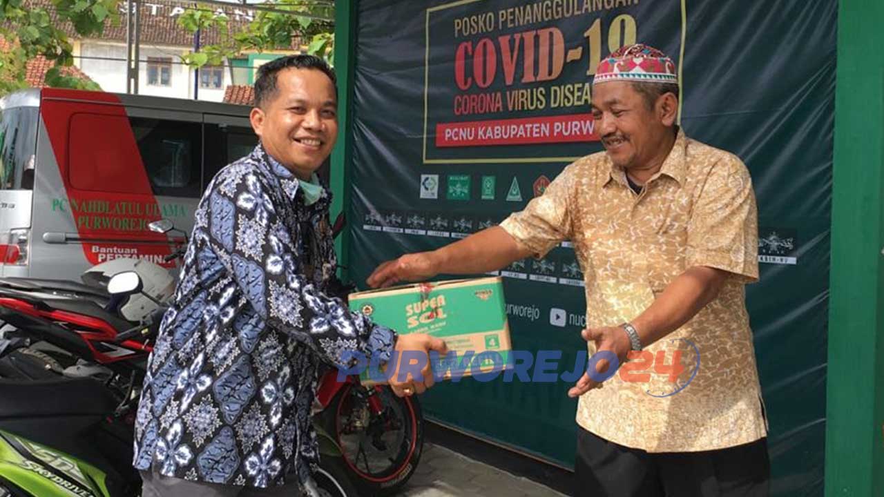 Penyerahan bantuan NU Peduli Covid-19