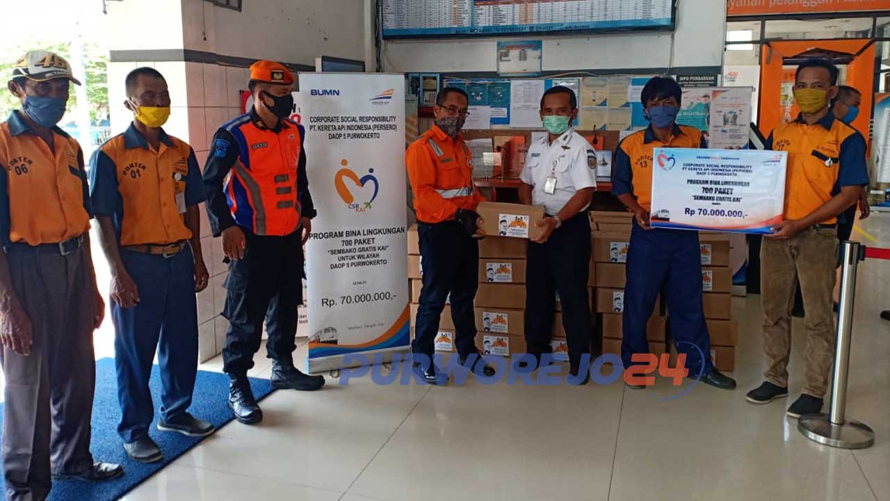 PT KAI salurkan bantuan 10.000 paket sembako senilai 1 miliar rupiah.