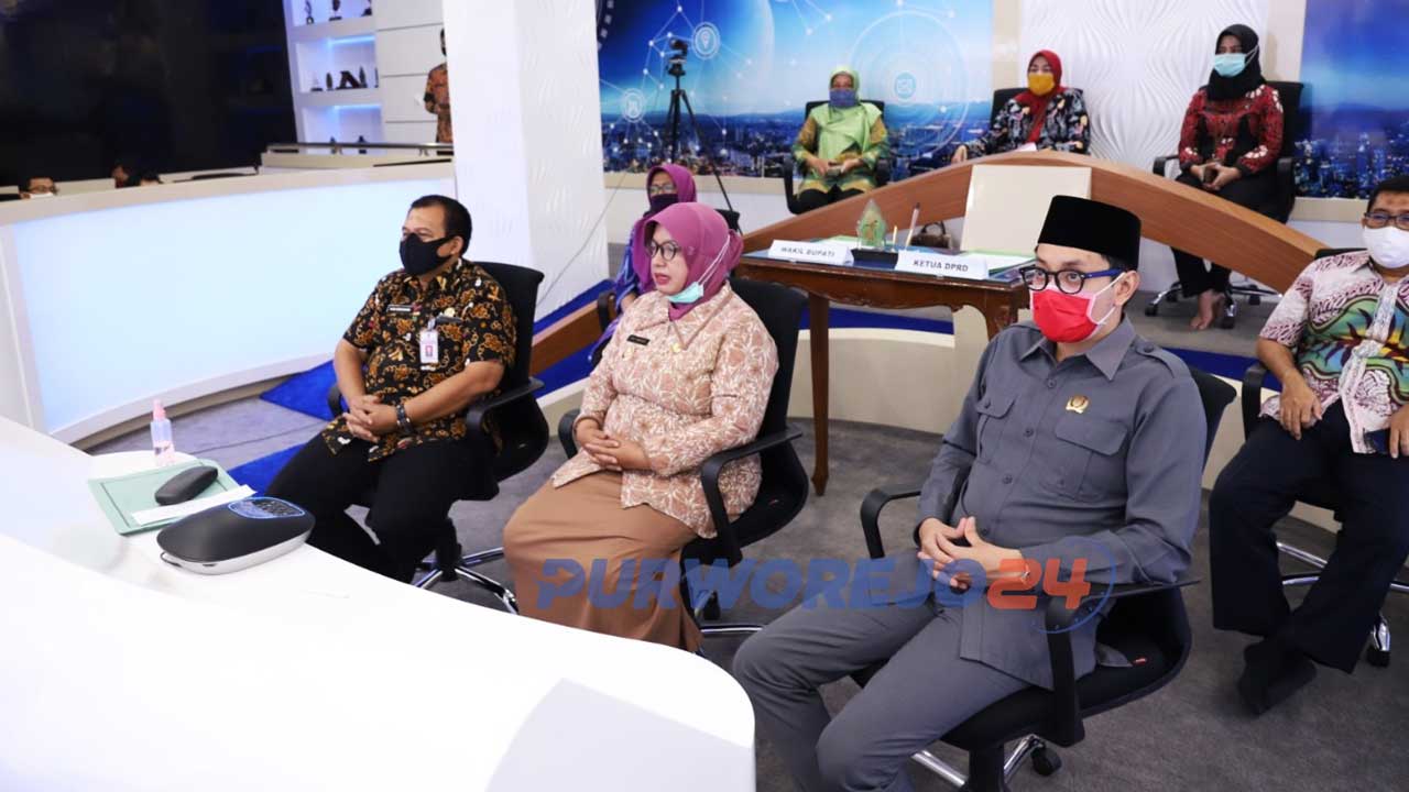 Penyerahan Laporan Hasil Pemeriksaan (LHP) LKPD melalui video conference (vicon). (26/5/2020)