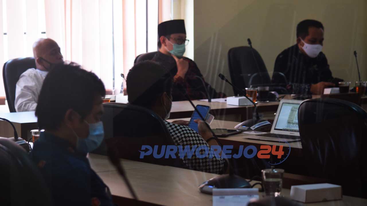 Rapat Koordinasi antara DPRD dengan Gugus Tugas Percepatan Penanganan (GTPP) Covid-19 di Gedung DPRD Purworejo, (23/6/2020)