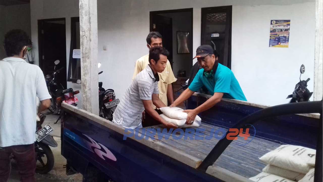 Bantuan beras disalurkan kepada warga terdampak di 4 desa yaitu Desa Dadirejo, Somorejo, Soko Agung, dan Desa Durensari.