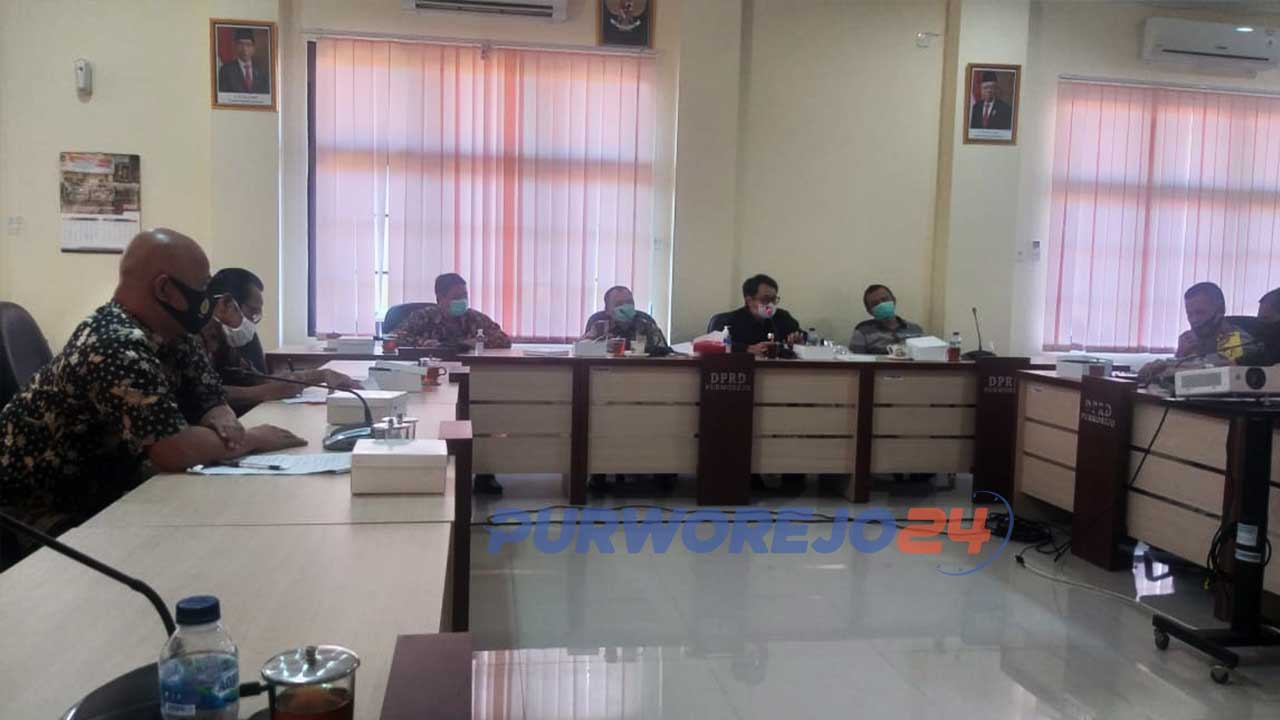DPRD Purworejo memanggil Bupati dan jajarannya untuk evaluasi penanganan Covid-19. (30/7/2020)