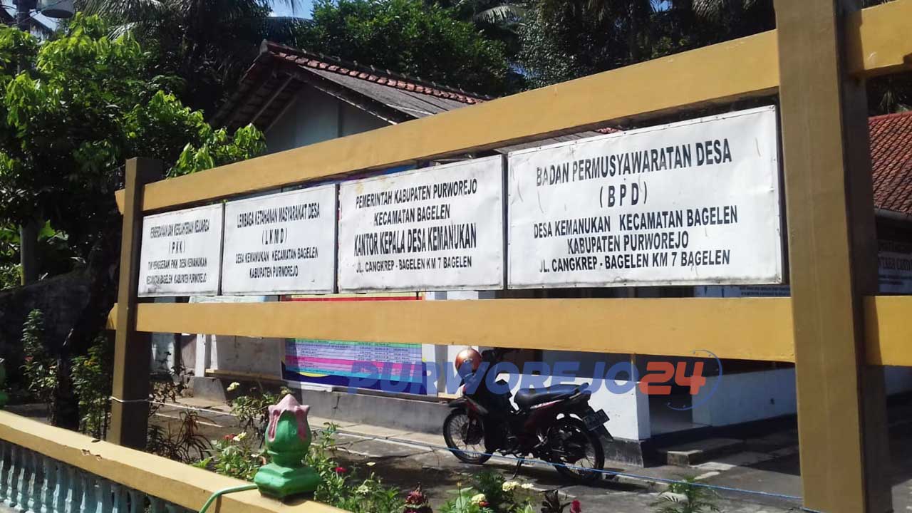 Kantor kepala desa Kemanukan