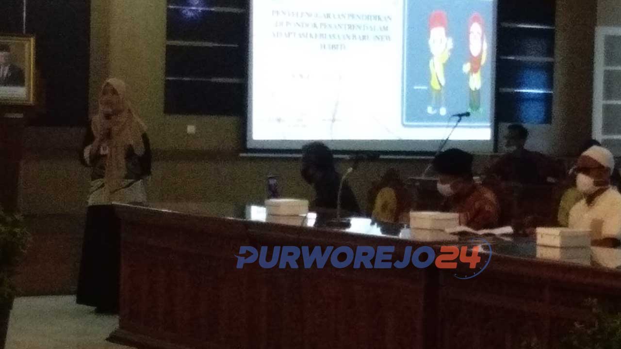 Sosialisasi Penyelenggaraan Pendidikan Pondok Pesantren di Masa New Habit