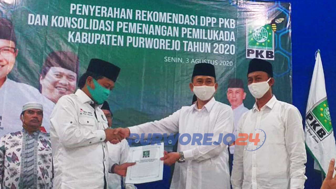 Penyerahan sudat rekomendari PKB kepada Kuswanto-Kusnomom untuk maju dalam PIlkada Purworejo 2020