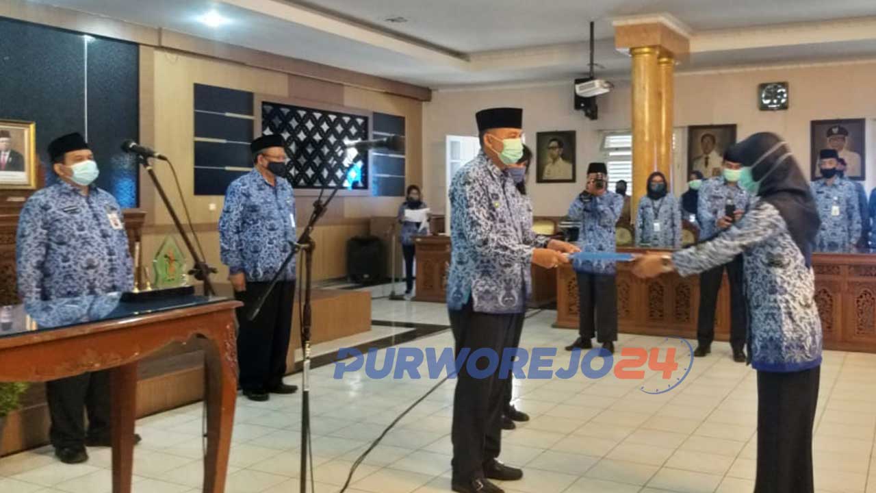 Bupati melantik 30 PNS baru. (14/9/2020)