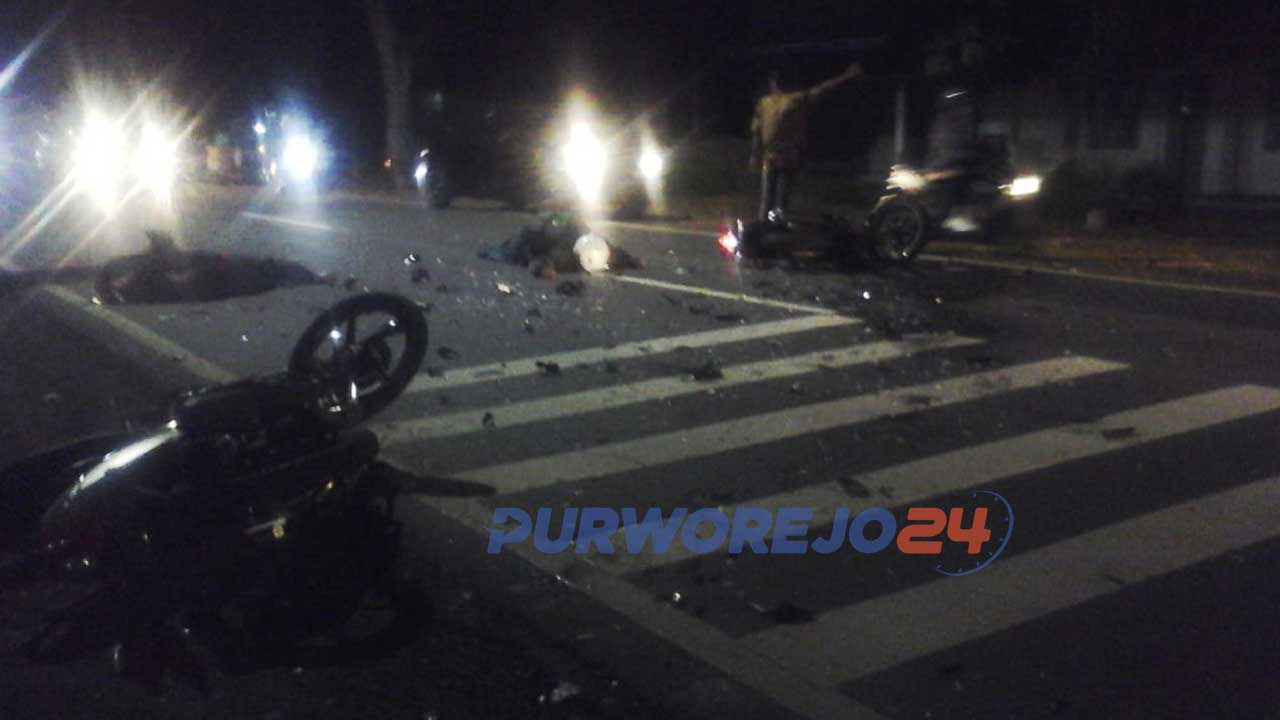 Kecelakaan maut meenwaskan 2 pengemdara sepeda motor di Jalan Purworejo – Yogyakarta Desa Popongan Kec. Banyuurip Kab. Purworejo.
