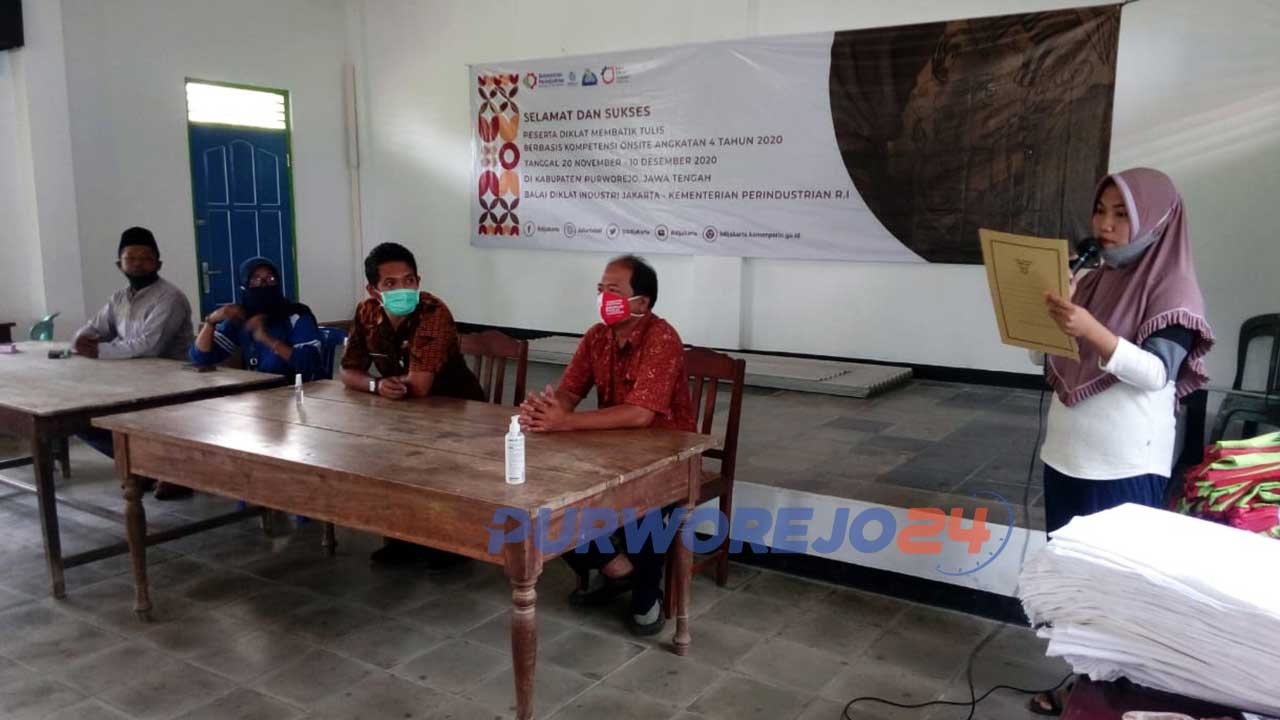 Pelatihan Membatik Tulis di di Balai Desa Kendalrejo, Kecamatan Pituruh Purworejo
