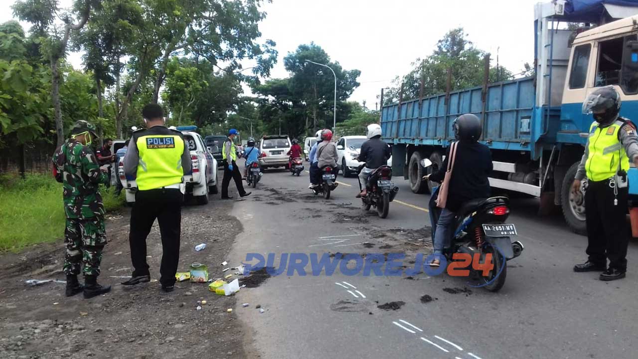 Kecelakaan di jalan raya Purworejo Yogyakarta, Desa Popongan Kecamtan Banyuurip Purworejo