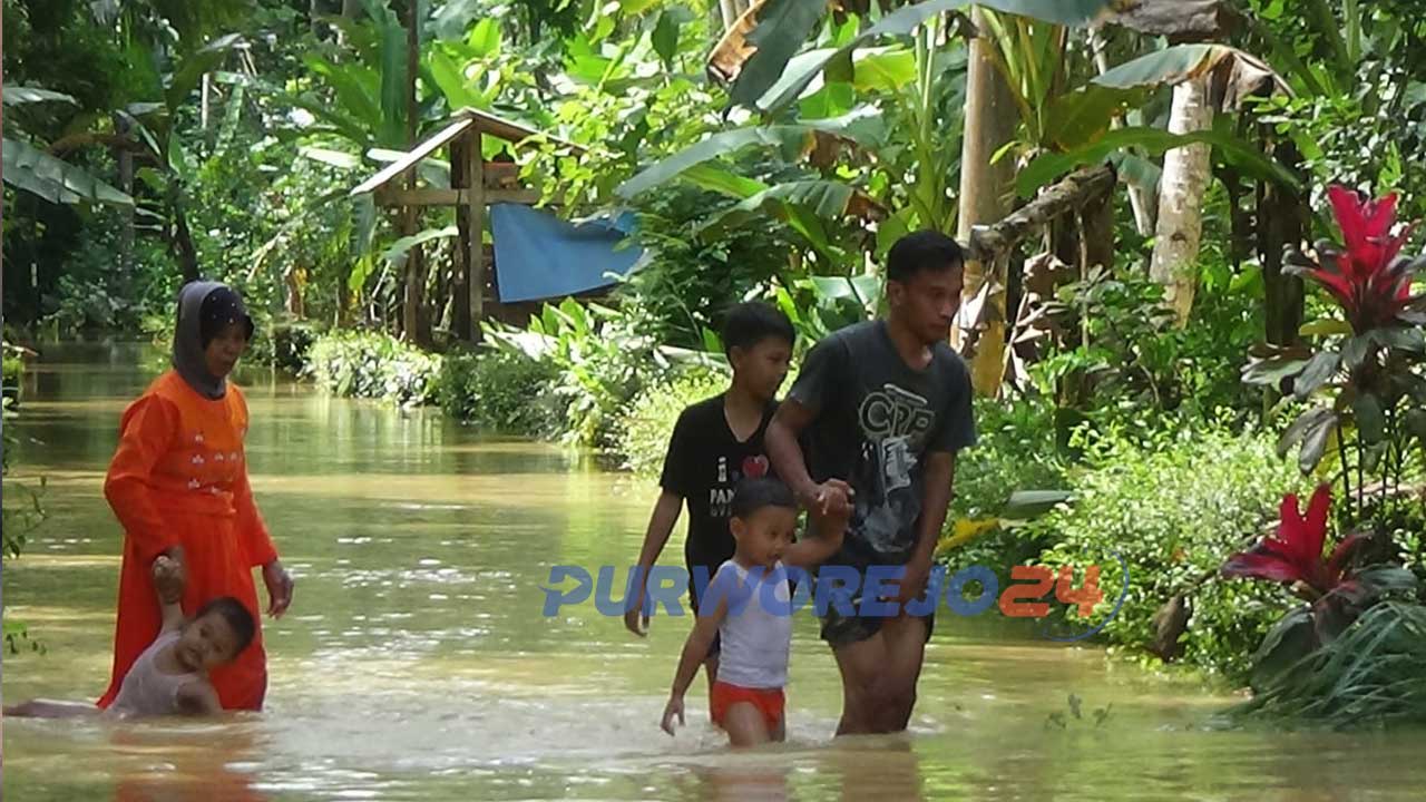 Banjir di Desa Bapangsari, Kecamatan Bagelen, Purworejo. (12/1/2021)