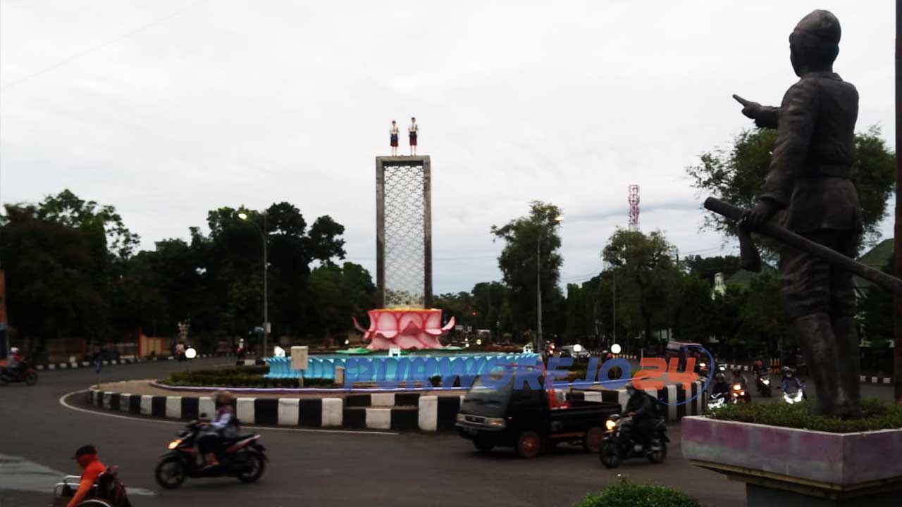 Renovasi Monumen Perjuangan Tentara Pelajar yang memindah dan mengganti lambang Garuda dengan patung SD menuai polemik serta penolakan