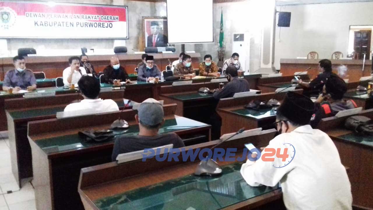 Kades Wadas datangi DPRD untuk meminta solusi atas konflik horisontal di desanya