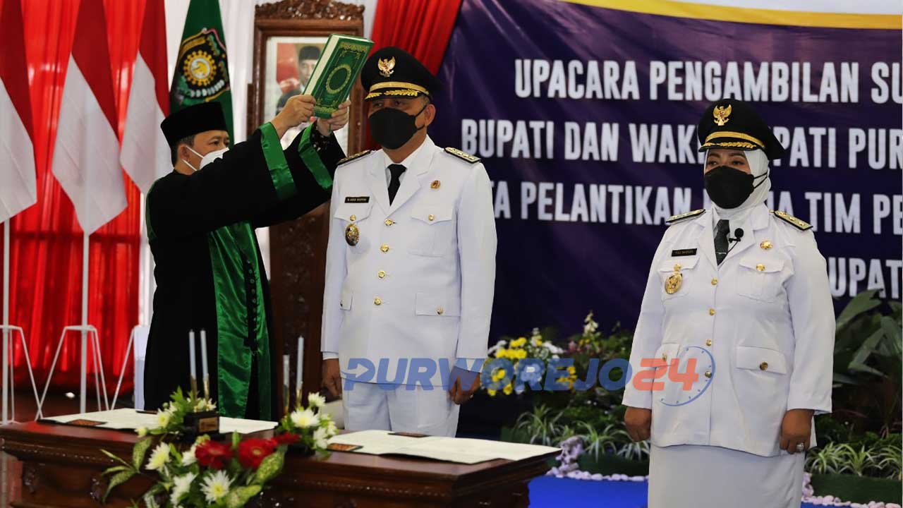 engambilan sumpah jabatan dan pelantikan Bupati-Wakil Bupati Purworejo dilaksanakan secara virtual dari Pendopo Kabupaten Purworejo.