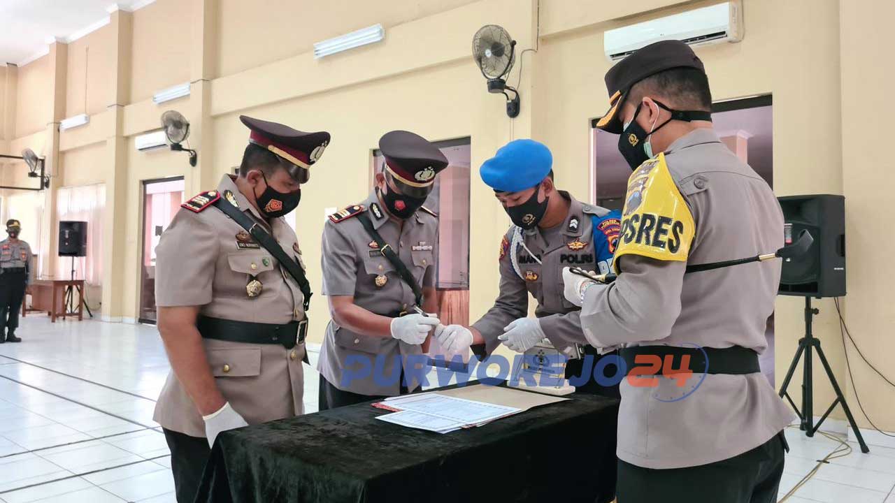 Serttijab pergantian Kasat Reskrim dan 2 Kapolsek di jajaran Polres Purworejo.