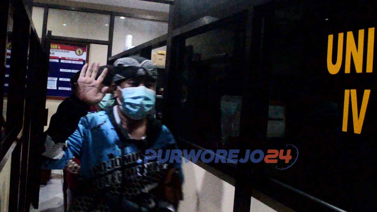 11 orang yang sebellumnya ditahan pasca bentrok dengan aparat di Desa Wadas akhirnya dilepaskan setelah menjalani pemeriksaan