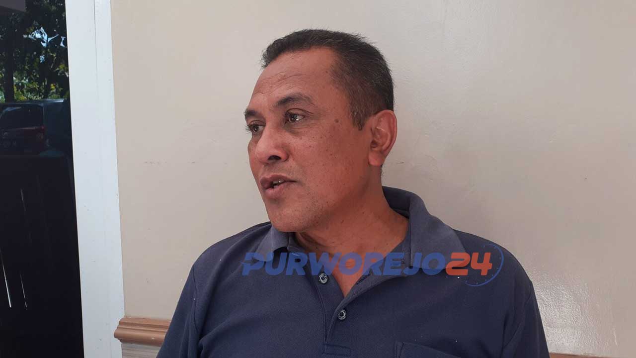 Ketua Perangkat Organisasi LKBH PGRI Kabupaten Purworejo, Suherman MPd, saat memberi keterangan kepada sejumlah jurnalis.