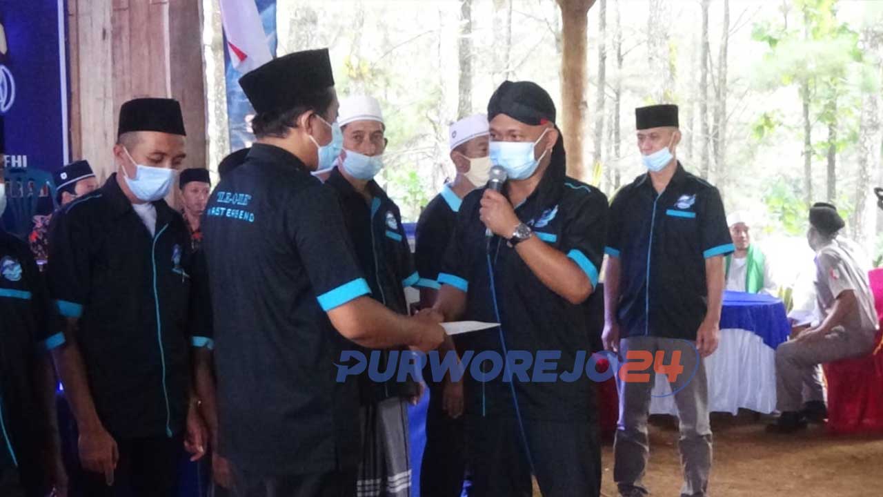 Pengukuhan Eko Siswoyo, warga Desa Nglari sebagai Ketua Paguyuban Warga Terdampak Bendungan Bener (Masterbend).