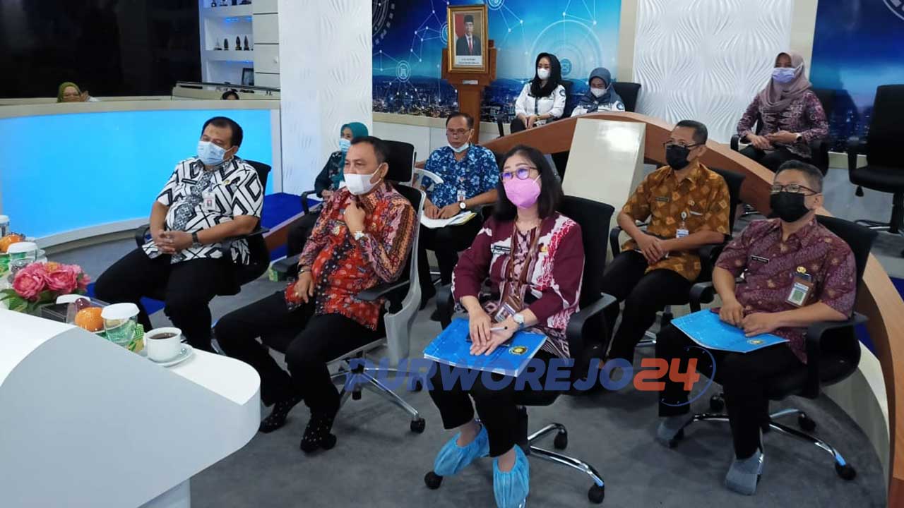 Bupati Purworejo Agus Bastian saat Forum CVP secara virtual di Command Center, Kamis (28/5/2021)