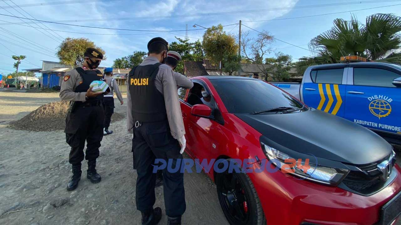 Posko gabungan penyekatan arus mudik di Dadirejo Bagelen