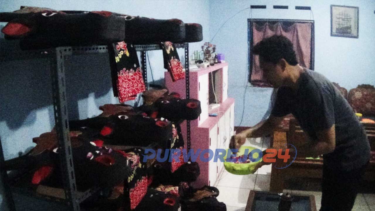 Barongan Asyura karya Putut Budi Santoso, warga Dusun Sembir, Desa Buge
