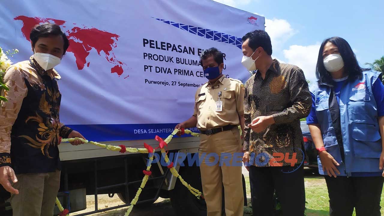 Pelepasan ekspor secara simbolis dilakukan langsung oleh Direktur Kerja Sama Pengembangan Ekspor, Marolop Nainggolan bersama Head of CSR PT Astra Internasional Tbk, Bondan Susilo