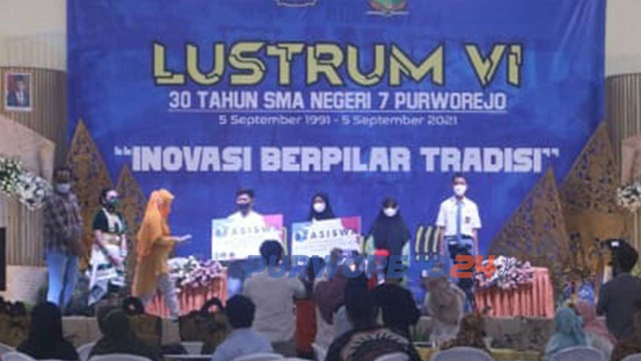 SMA Negeri 7 Purworejo meluncurkan program Sistem Aplikasi SMAN 7 Purworejo (Siap Maju) bertepatan dengan puncak perayaan HUT Ke-30 atau Lustrum Ke VI sekolah